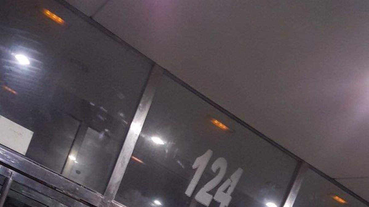 Los CDR vuelcan estiércol en siete juzgados contra la actuación de la justicia