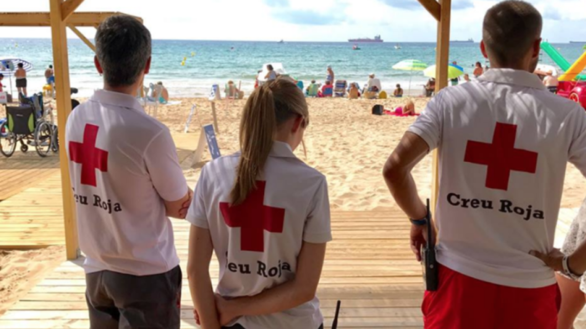 Muere un hombre de 70 años al sufrir un paro cardio-respiratorio en la playa Larga