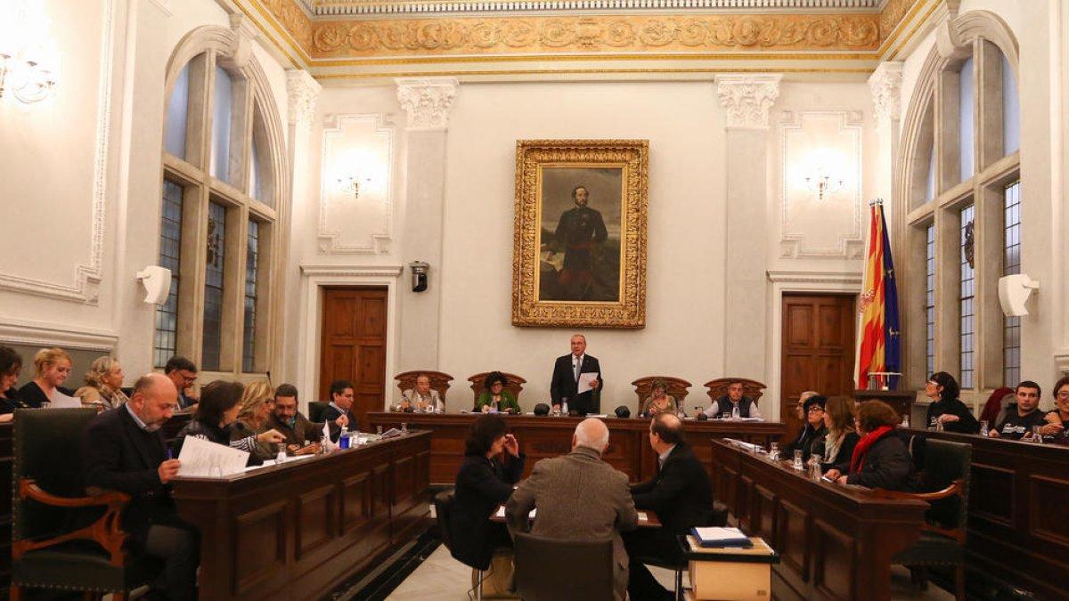 Les converses de l'oposició per forçar canvis a les ordenances, en via morta