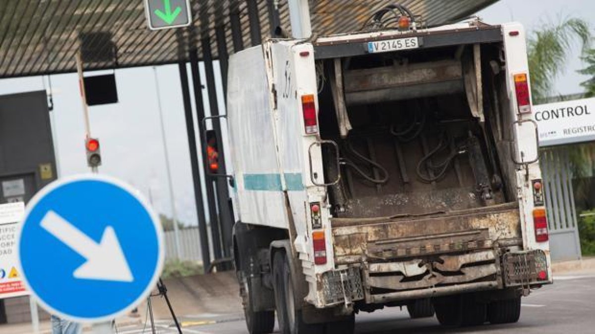Troben el cadàver d'una nounada a l'abocador de la població valenciana de Manises