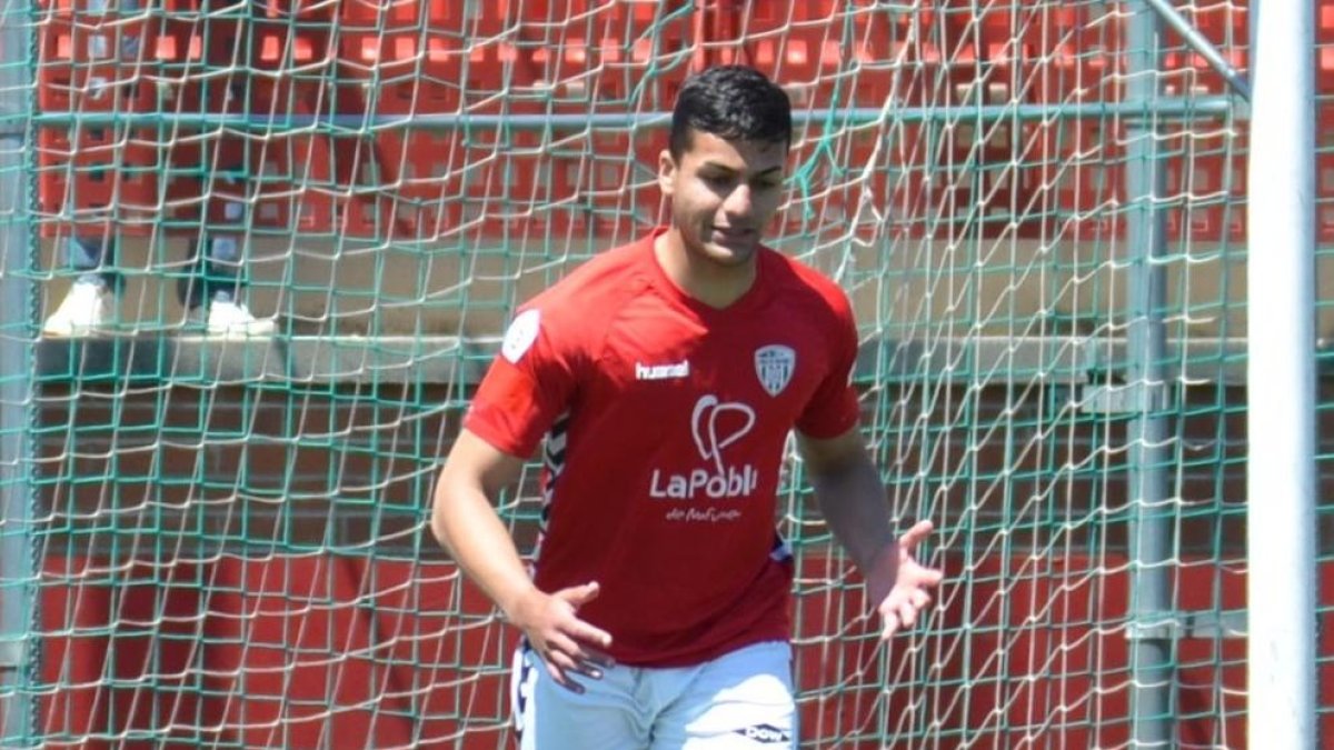 Cuatro meses después debutó con la el CF Puebla de Mafumet Ishan Pandita