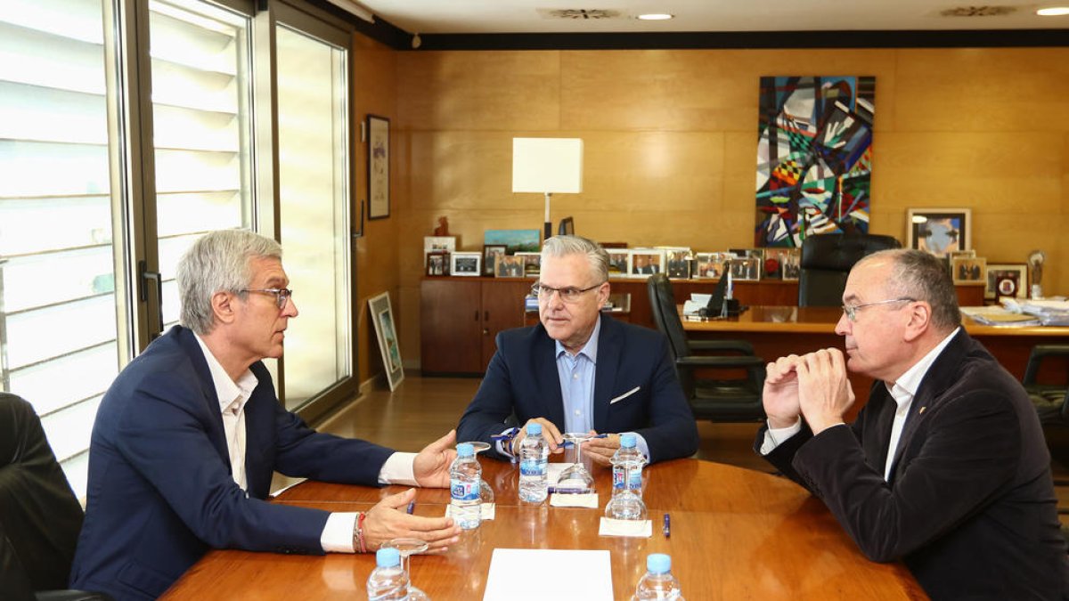 Salou, Reus i Tarragona reinvindiquen l'estació intermodal i el tren tram