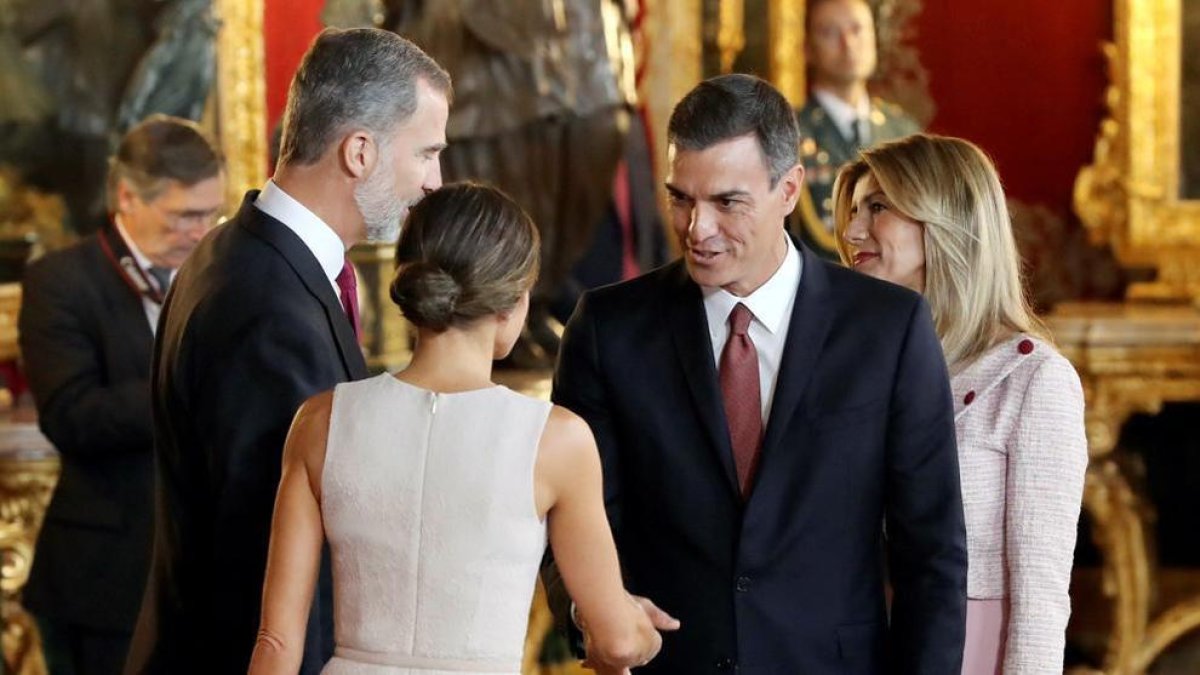 Alejandro Fernández califica al presidente español de 'paleto' por equivocarse ante de Felipe VI
