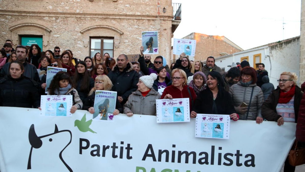 Els animalistes interposaran denúncia i exigeixen responsabilitats a l'Ajuntament de Calafell
