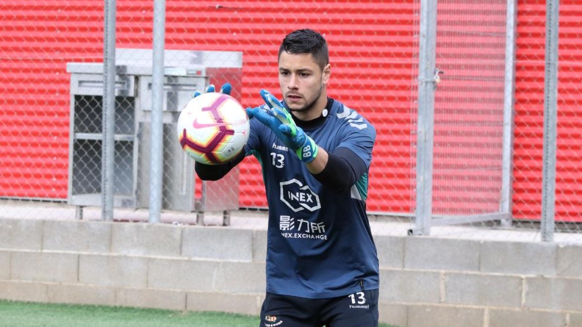 Bernabé Barragán siendo cantos de sirena de equipos que lo quieren de Segunda A