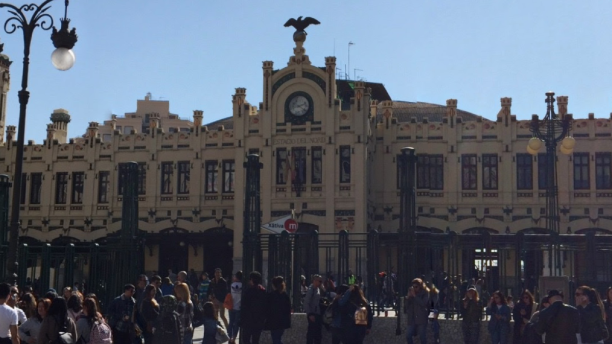 Un vigilant de seguretat troba una mà humana en una estació de trens