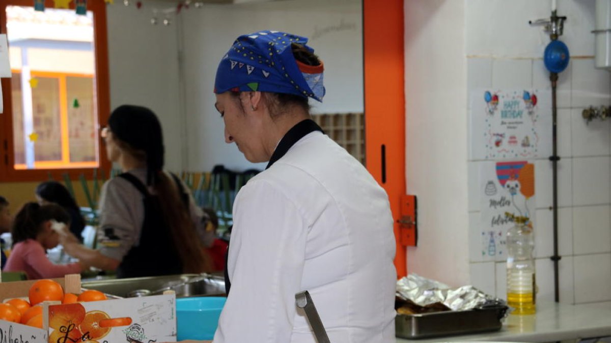 treballadora, cuinera