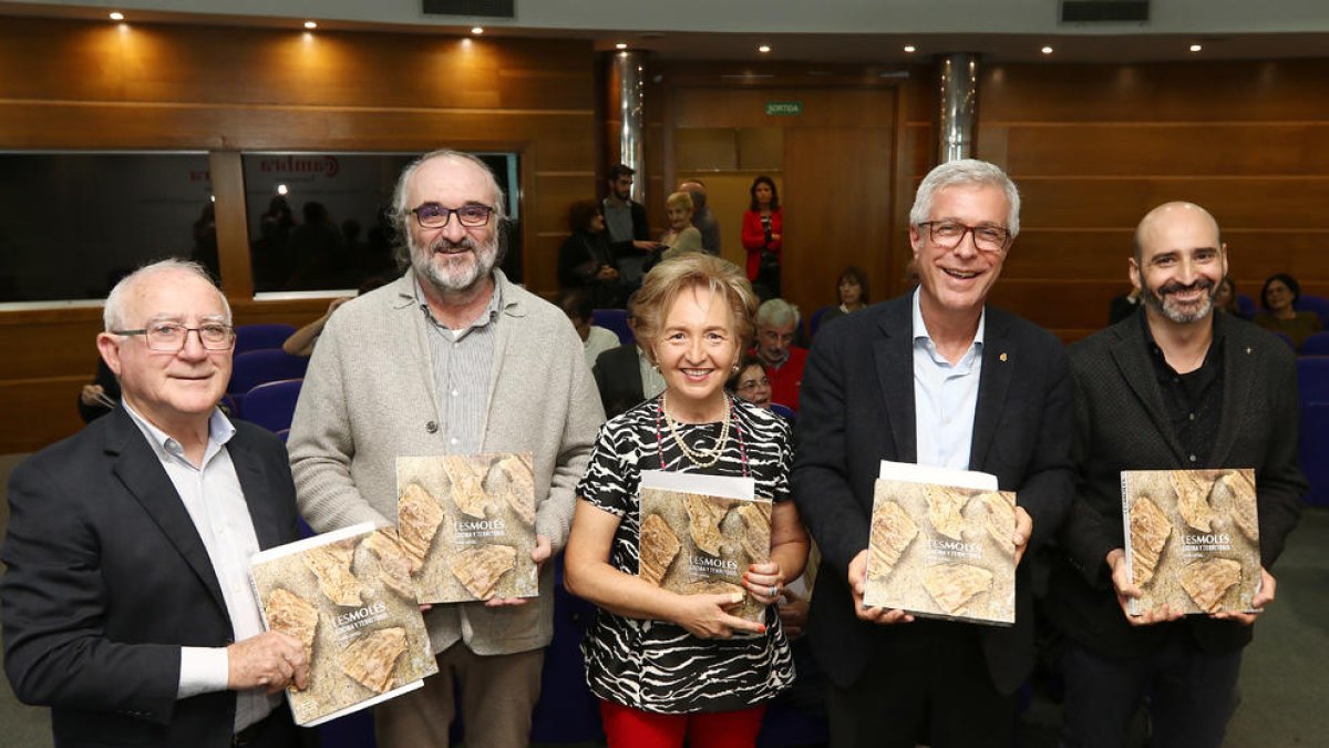 Jeroni Castell relata su constancia en los fogones con el libro 'Les Moles'