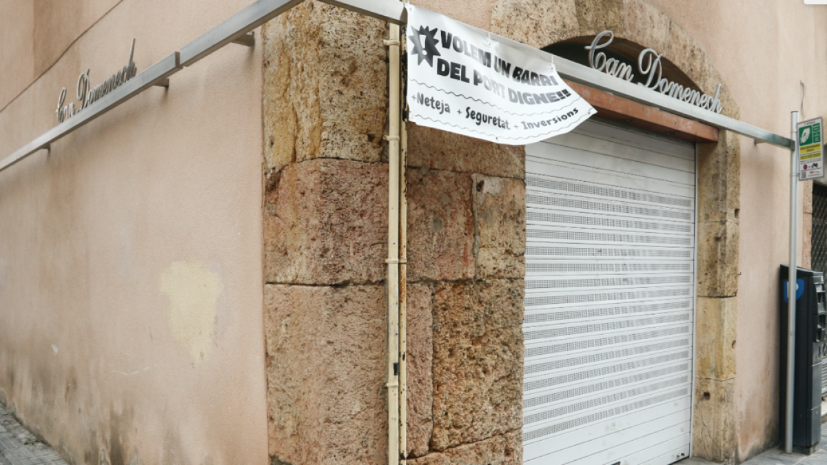 Una fruiteria de la Part Baixa pateix un robatori per un grup «conegut al barri»