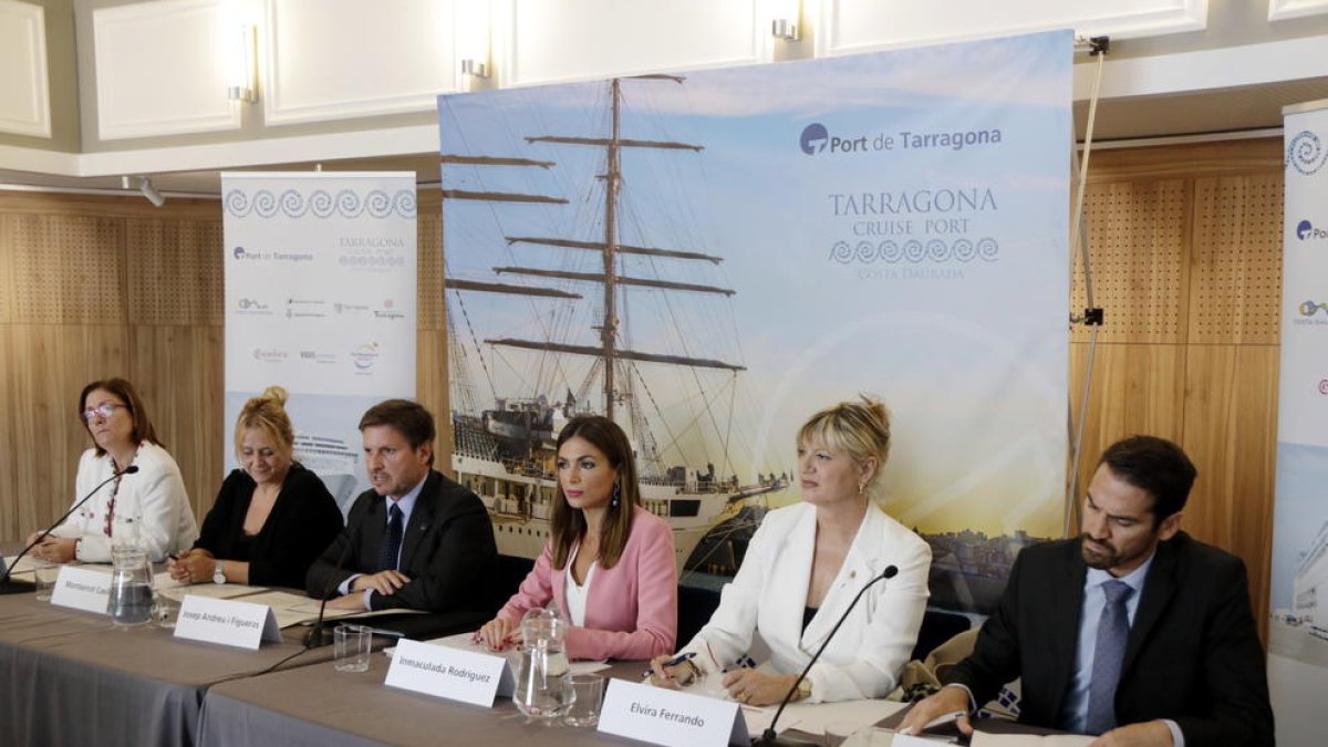 pasajeros, crucero, barco, Puerto de Tarragona, temporada