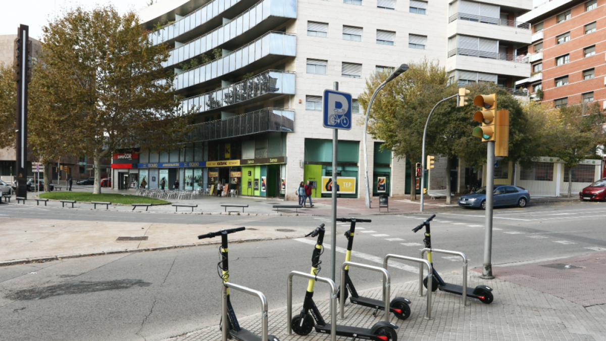 Buny activa els patinets elèctrics en prova davant del silenci del govern