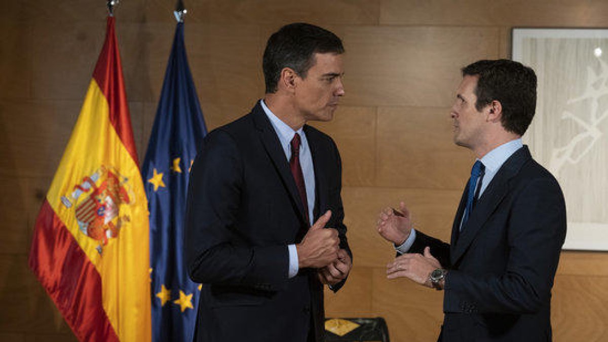 Casado reitera el seu 'no' a la investidura i demana a Sánchez que pacti amb els seus «socis»