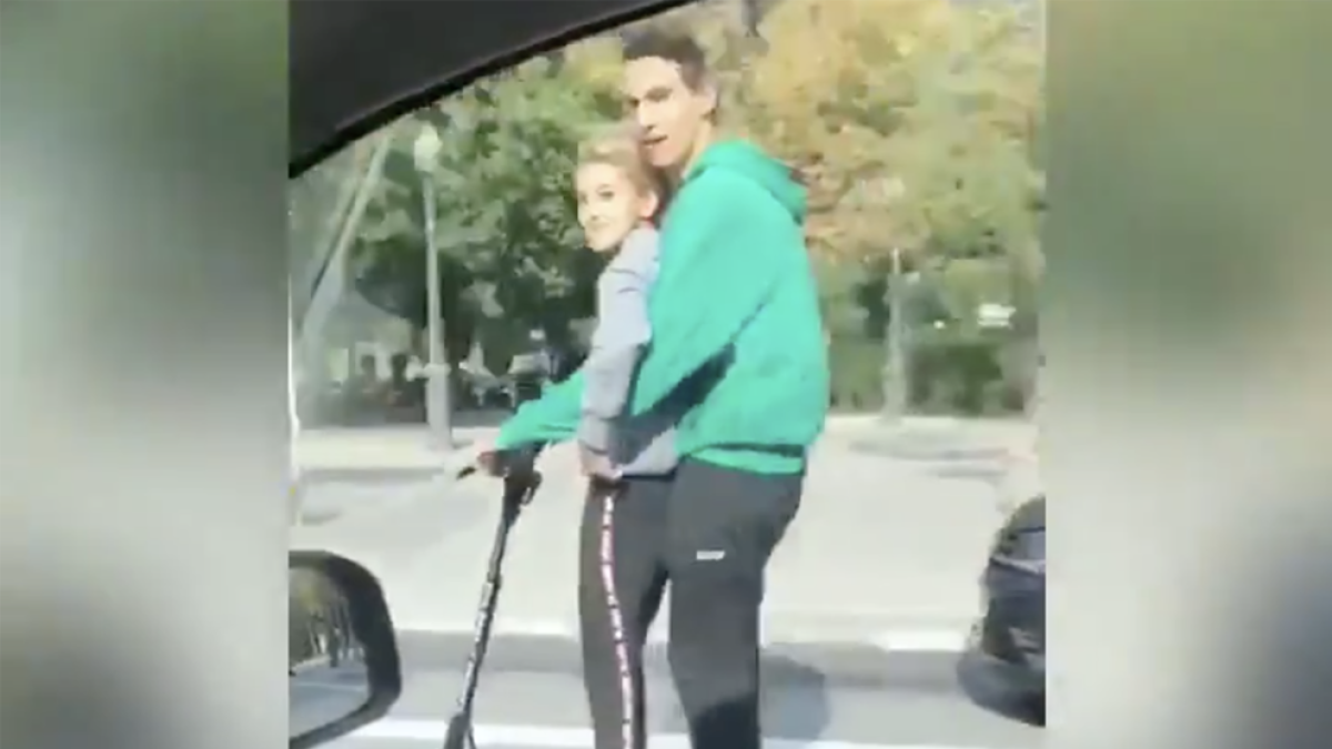 Busquen dues persones que circulaven a 70 km/h amb patinet elèctric per la Diagonal de Barcelona