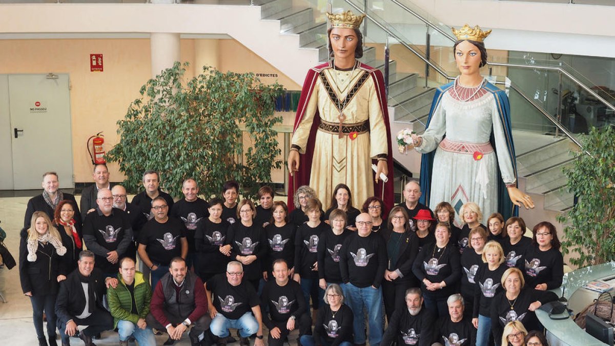 L'Ajuntament de Cambrils homenatja una trentena de cambrilencs pel seu 60è aniversari