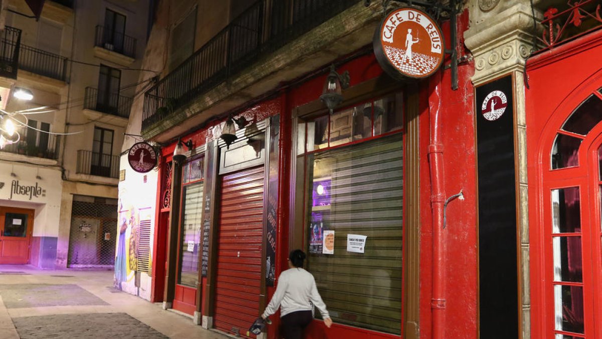 El Cafè de Reus tanca de nou per sotmetre's a obres