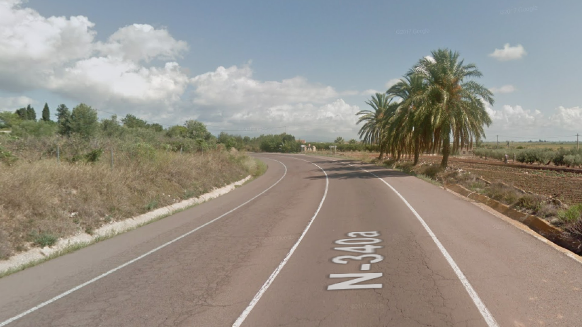 Un ferit lleu després de bolcar el seu vehicle al polígon de la Ràpita