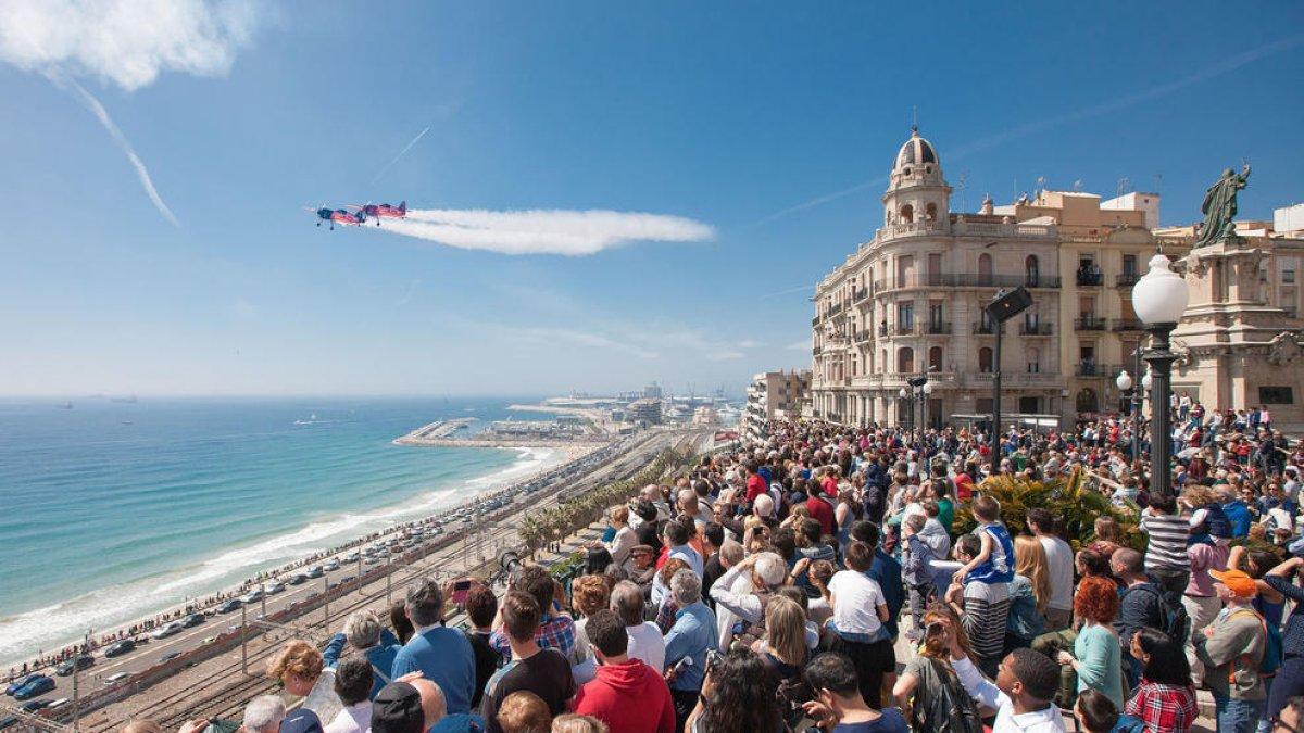 Tarragona, a punto para vibrar con la Exhibición Aérea