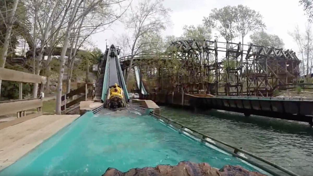 Un noi de 19 anys en estat greu després de caure de l'atracció Silver River Flume de Port Aventura