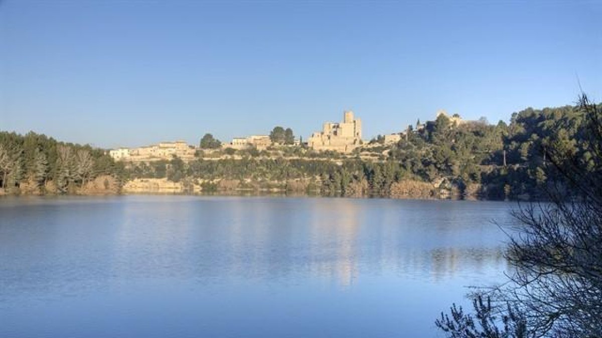El pantà de Foix i el Castell de Castellet, un entorn amb misteri