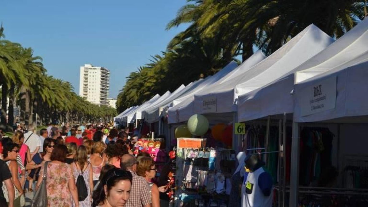 Els establiments de Salou ompliran el passeig Jaume I amb la Fira Fora Stocks