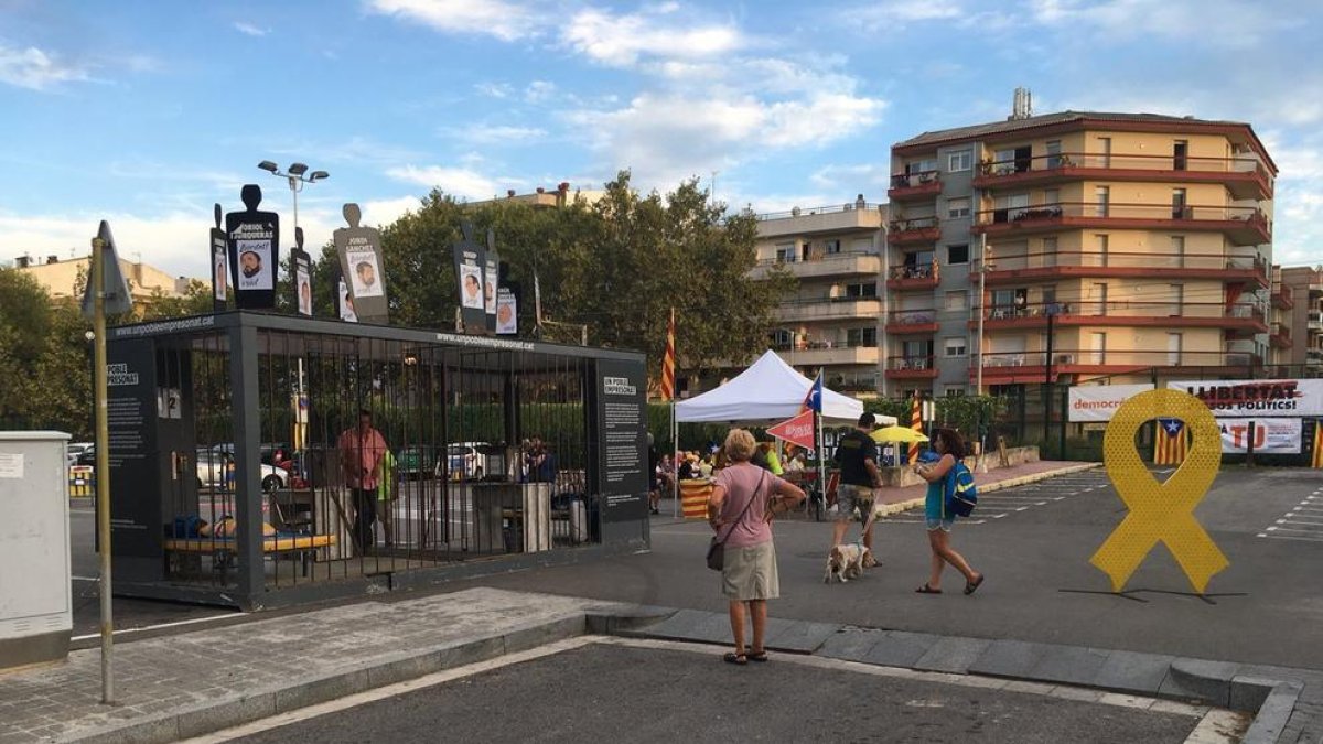 Tancar-se a la presó durant dues hores