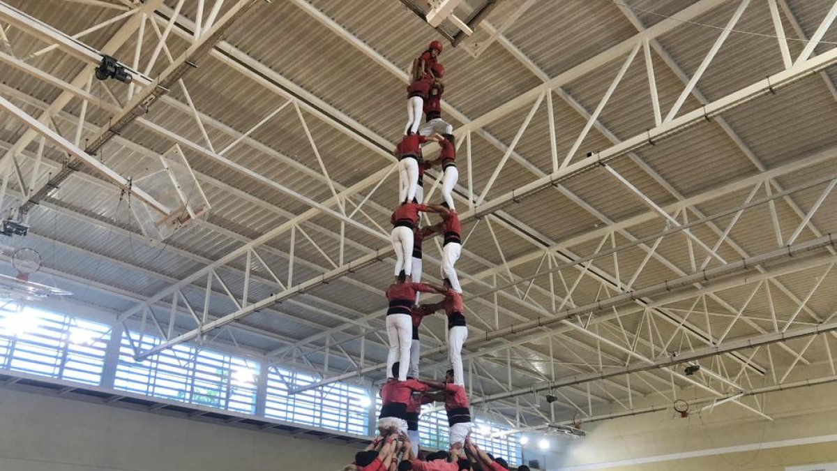 La pluja condiciona el 45è aniversari dels Castellers d'Altafulla
