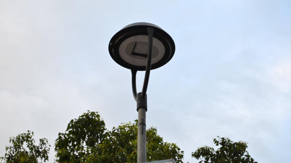 Llorenç del Penedès sustituye los puntos de luz de la Rambla Marinada por lámparas led