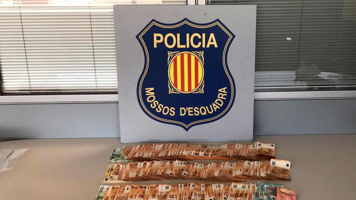 Intervenen 24,5 grams de cocaïna i 26.000 euros a un detingut a Valls per vendre droga