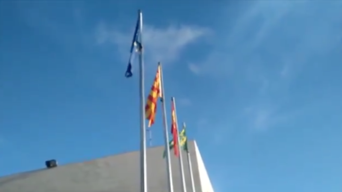 Varios usuarios denuncian un boicot a la bandera española en los Pallaresos