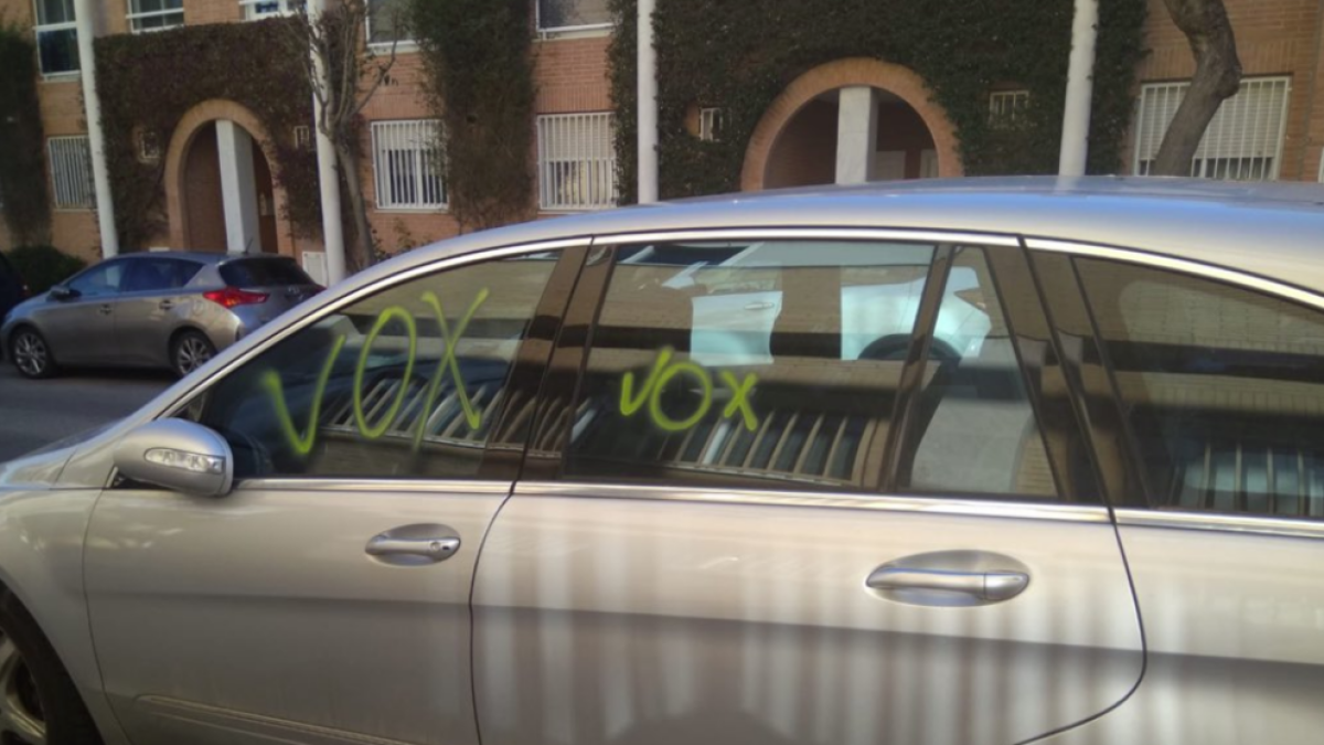 Pintan el coche de una candidata de ERC a Tarragona con la palabra 'Vox'