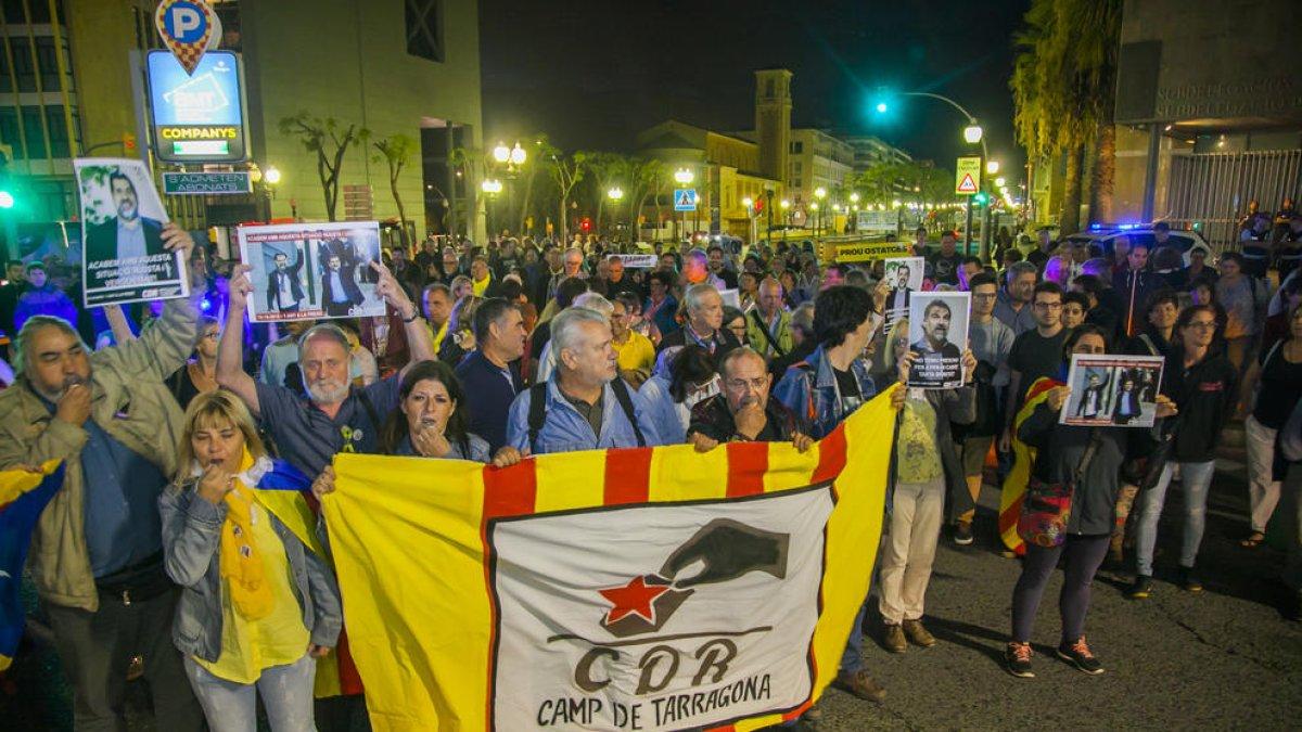 Diverses concentracions reclamen la llibertat dels presos polítics al territori