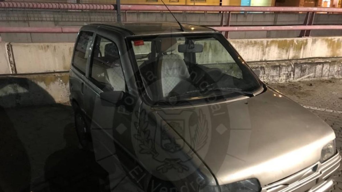 Recuperan un coche robado en el Vendrell hace cerca de un mes
