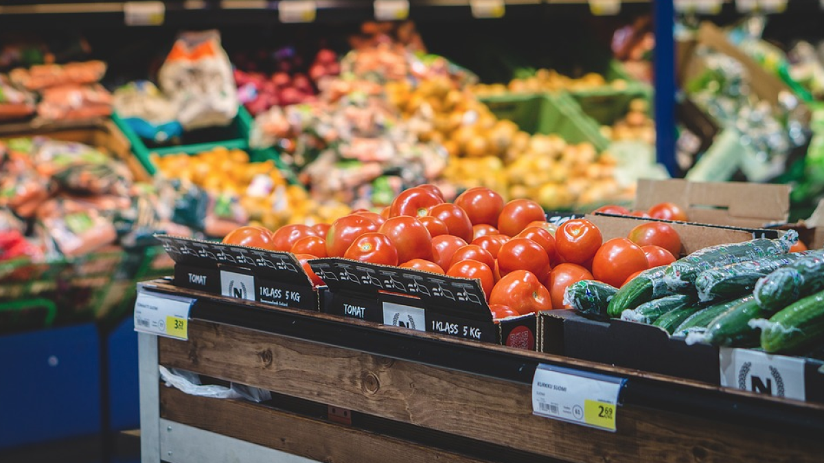 Un nuevo acuerdo permitirá retirar dinero en efectivo de la caja del supermercado