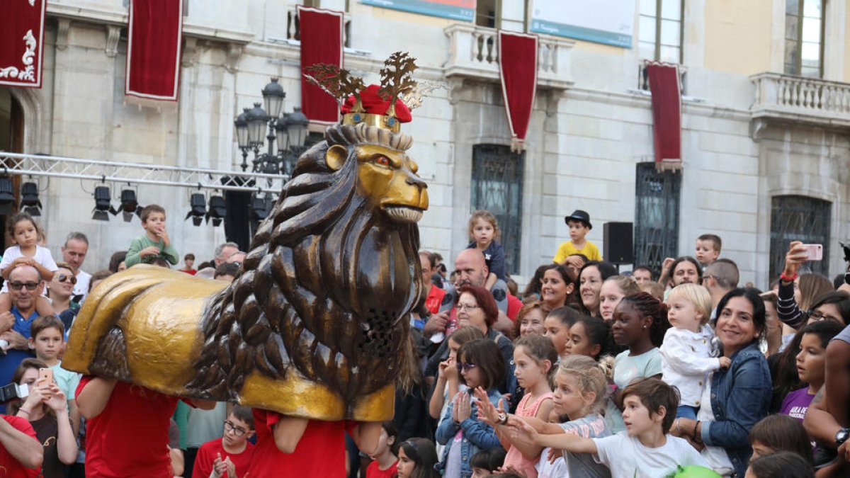 Lleó i Lleonet celebren els seus aniversaris amb un brindis popular