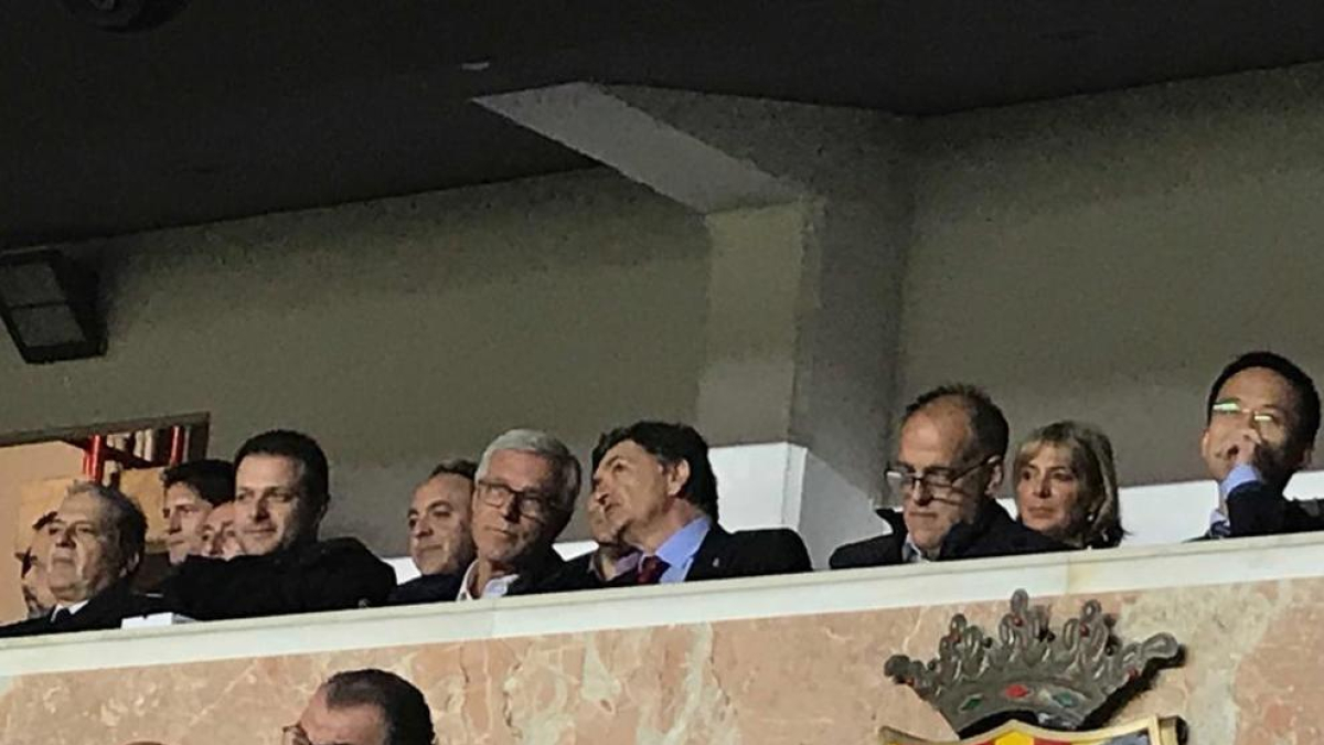 Josep Fèlix Ballesteros con Josep Maria Andreu y Javier Tebas en el palco del Nou Estadi.