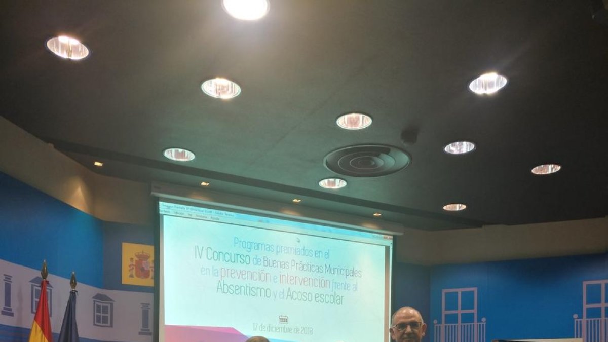 El programa Tutoria entre Iguals, premiat per prevenir l'assetjament escolar