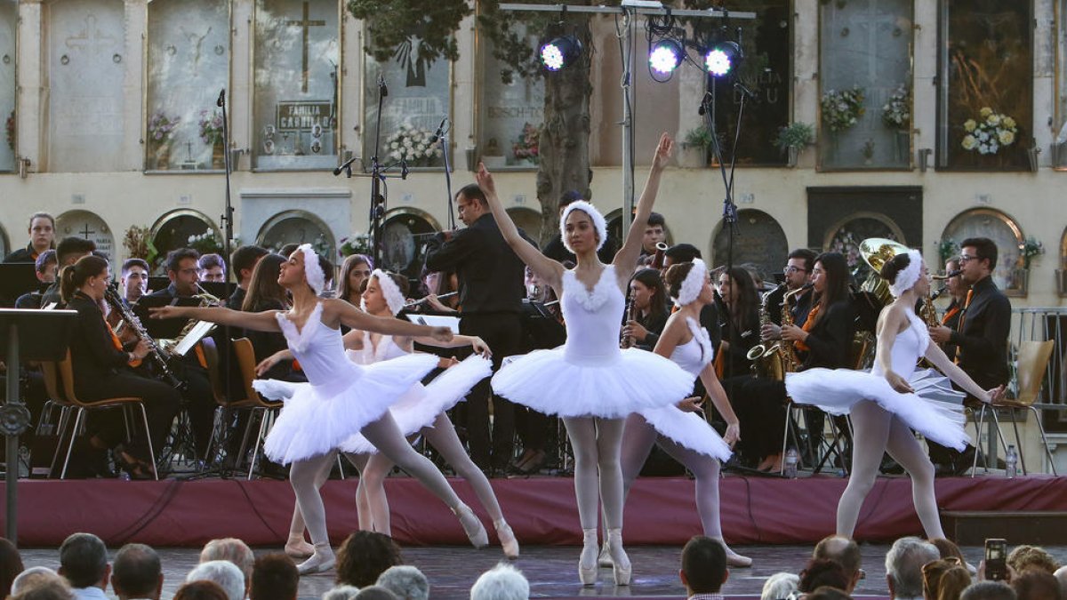 El Concert per al record homenatja als difunts i la figura de Roseta Mauri
