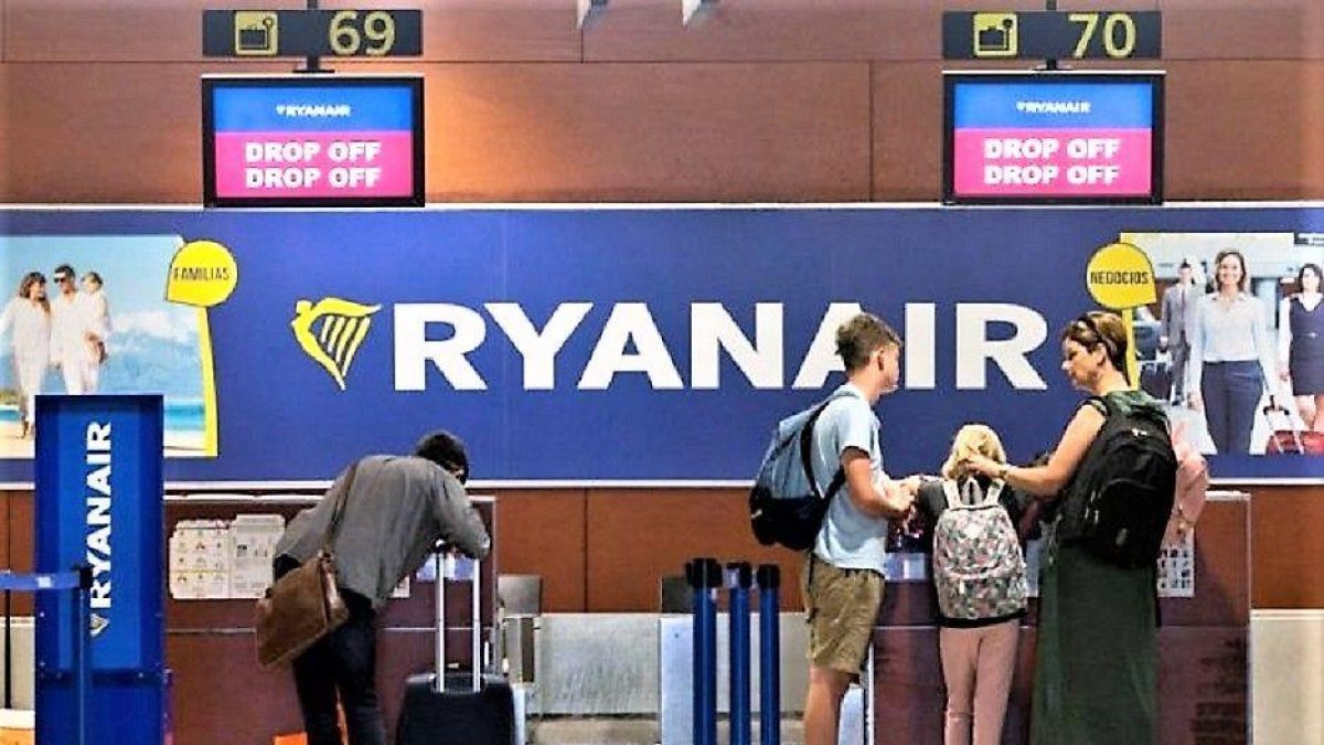 equipaje, Ryanair, maletas, política