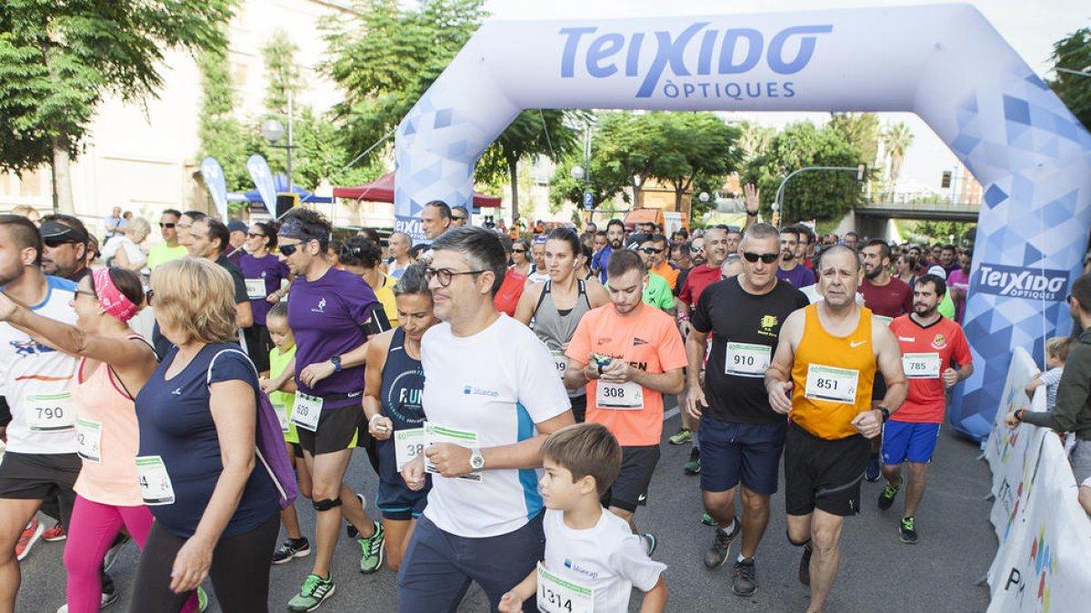 La Peonada Popular de Santa Tecla reúne a 1.100 deportistas por las calles de Tarragona