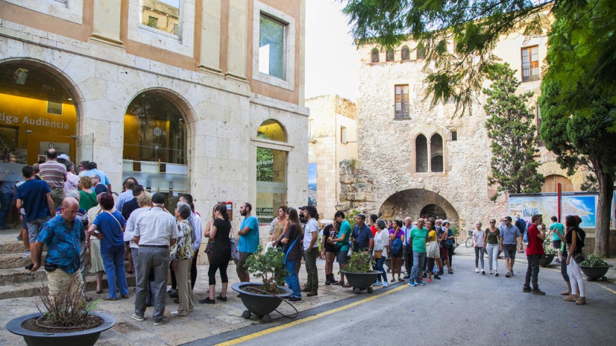 Colas para ver 'La medida|tamaño del tiempo', la película sobre Eduard Boada