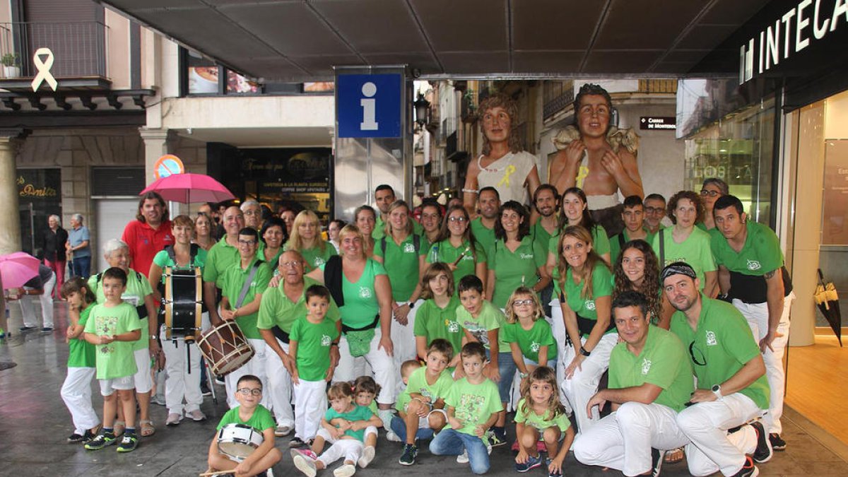 Els Gegants i els Grallers de l'Espluga s'exhibeixen tot i la pluja a Reus