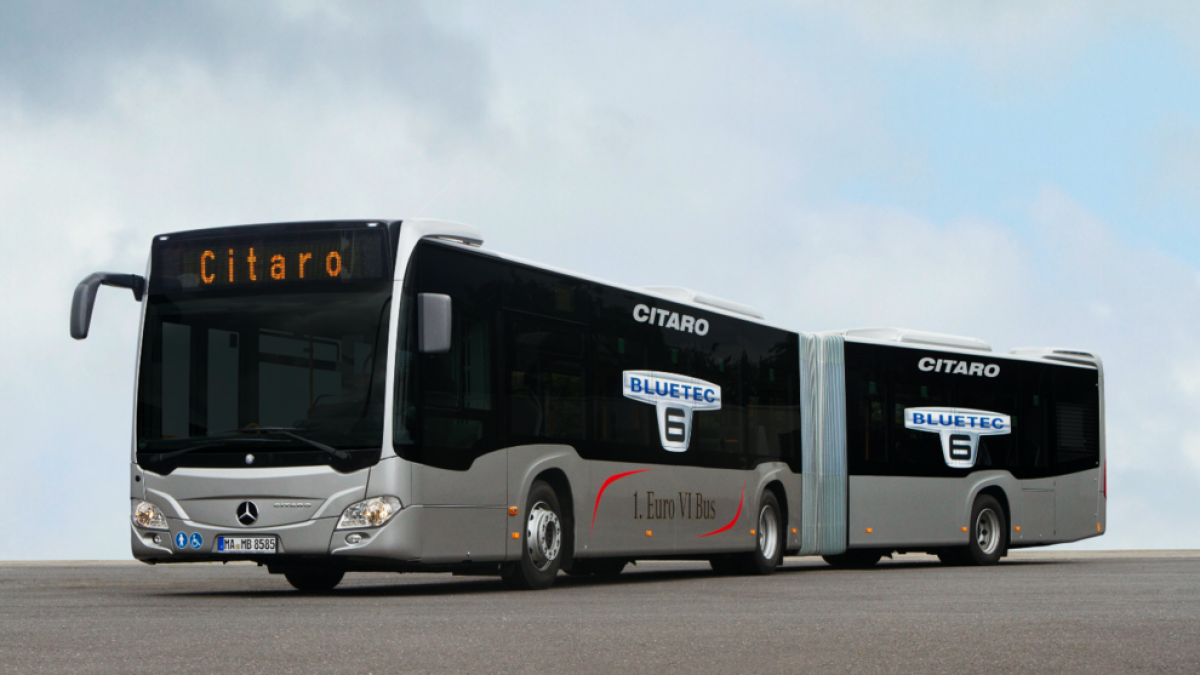 El EMT pondrá en servicio los tres nuevos buses articulados de 155 plazas en febrero