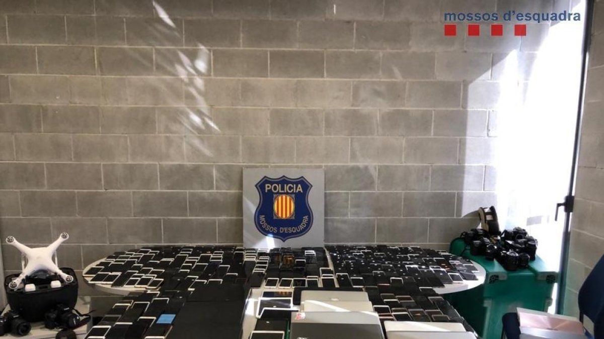 Els Mossos d'Esquadra localitzen un pis utilitzat únicament com a punt de receptació d'objectes provinents de furts d'arreu de Catalunya