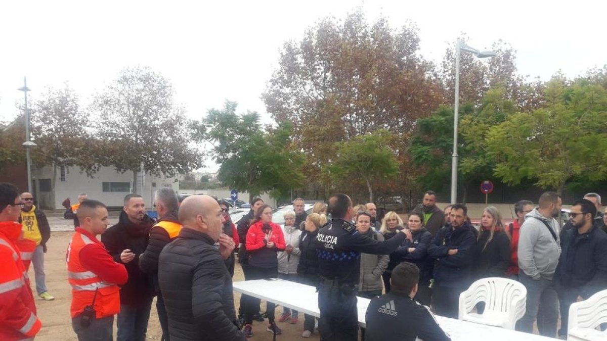 Suspenen el dispositiu de recerca del veí del Vendrell i la seva gossa per manca de visibilitat