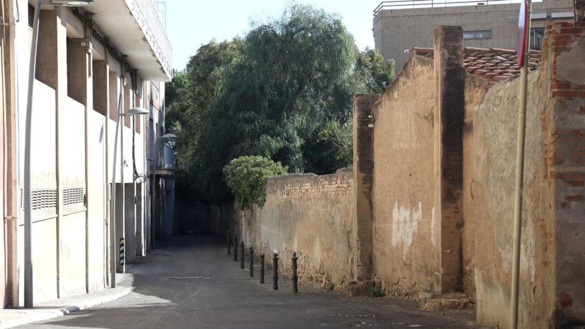 Nuevo paso para conectar la calle Armanyà con la Bajada del Toro
