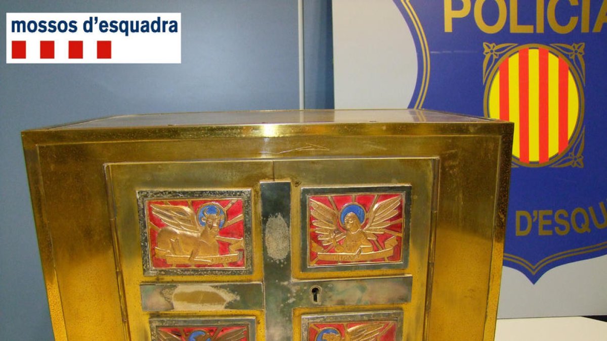 Un detingut per robar un sagrari de l'església dels Valentins