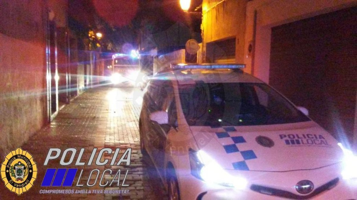 S'esfondra parcialment la teulada d'un edifici deshabitat al Vendrell