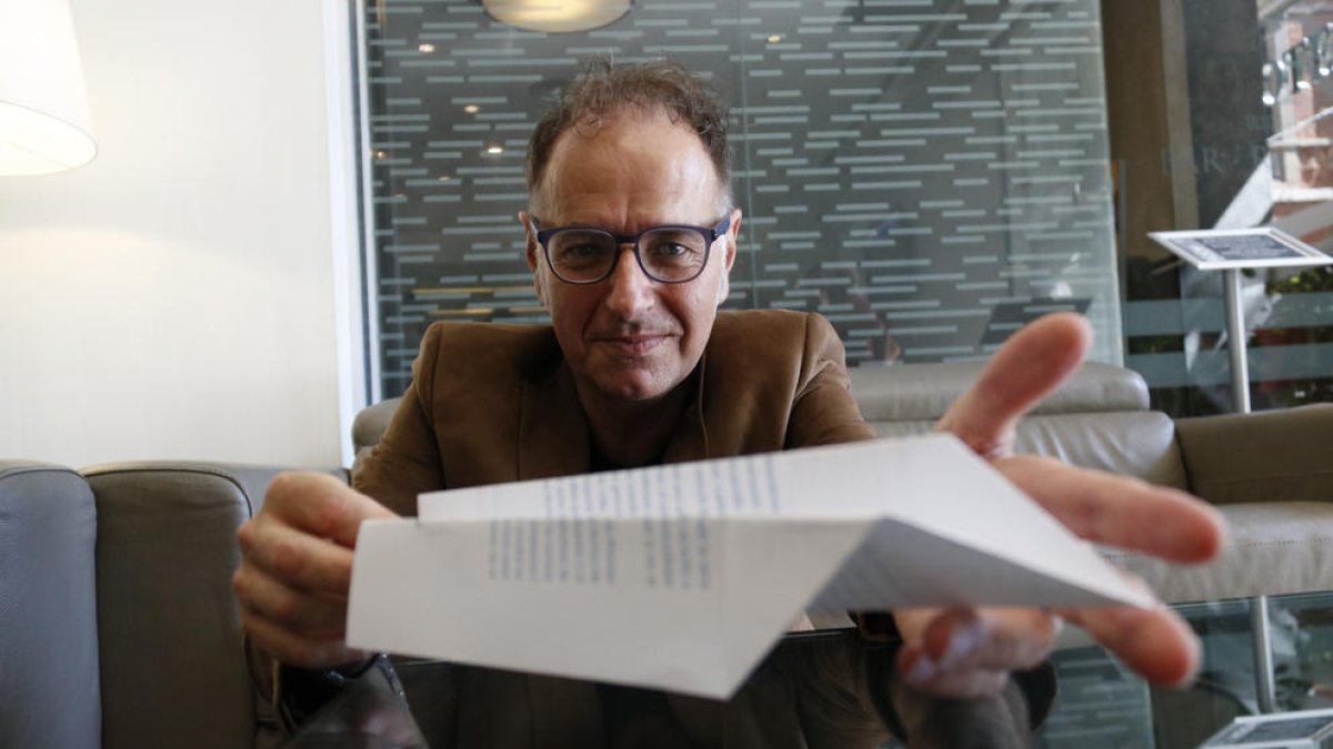 El reusenc Jordi Folck guanya el premi Ramon Muntaner de literatura juvenil amb 'El noi de paper'