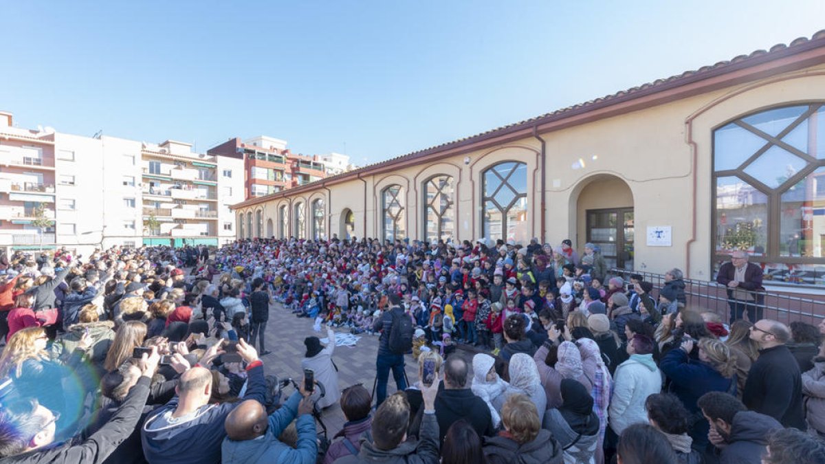 Más de 700 niños participan en el Canto de un Villancico a Constantí