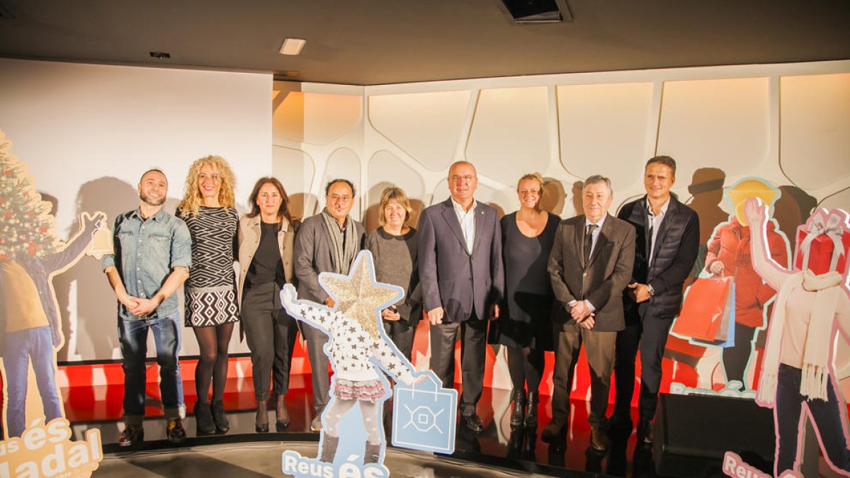 Un túnel de llum i un arbre on es pot entrar centraran 45 dies de Nadal a Reus